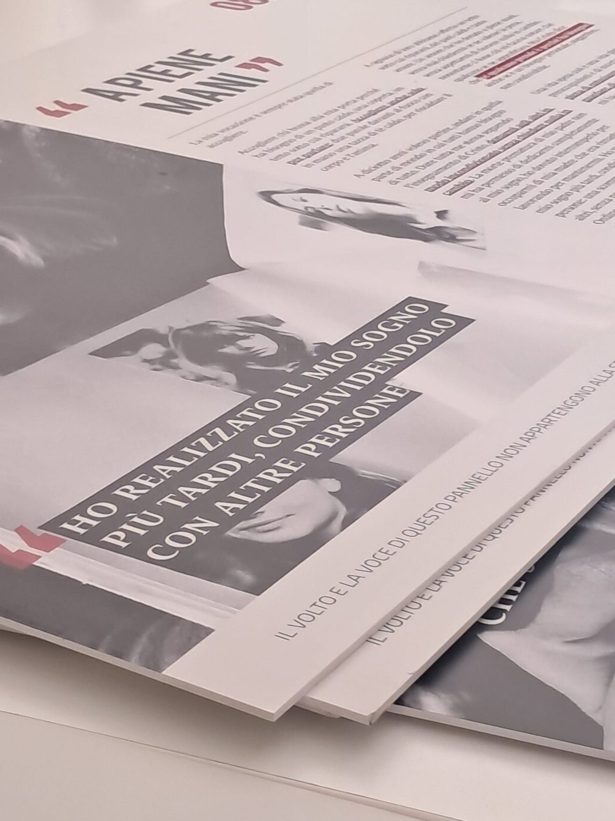 In fondo a ogni pannello, la stessa avvertenza